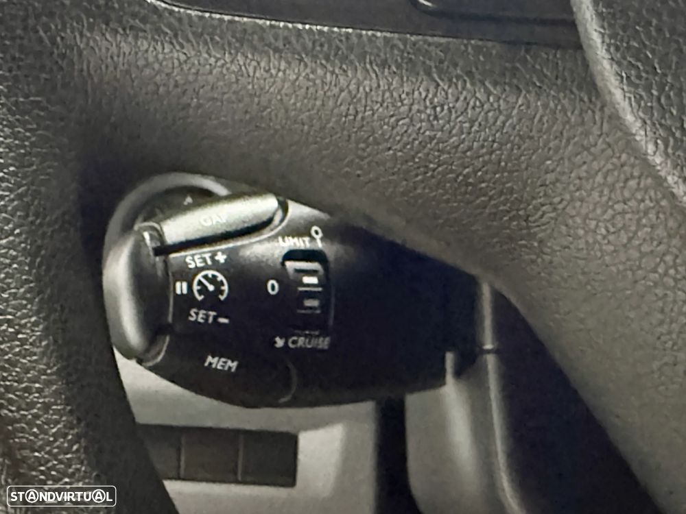 Opel Vivaro 2.0 CDTi L3H1 Essentia Inc - 32