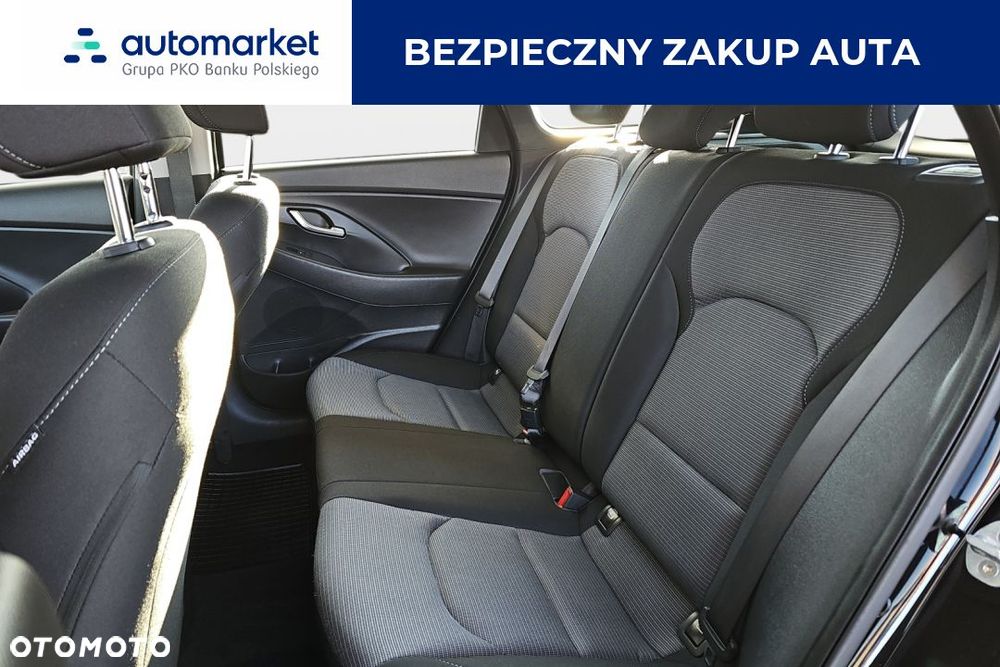 Hyundai i30 1.6 D Classic + - 12