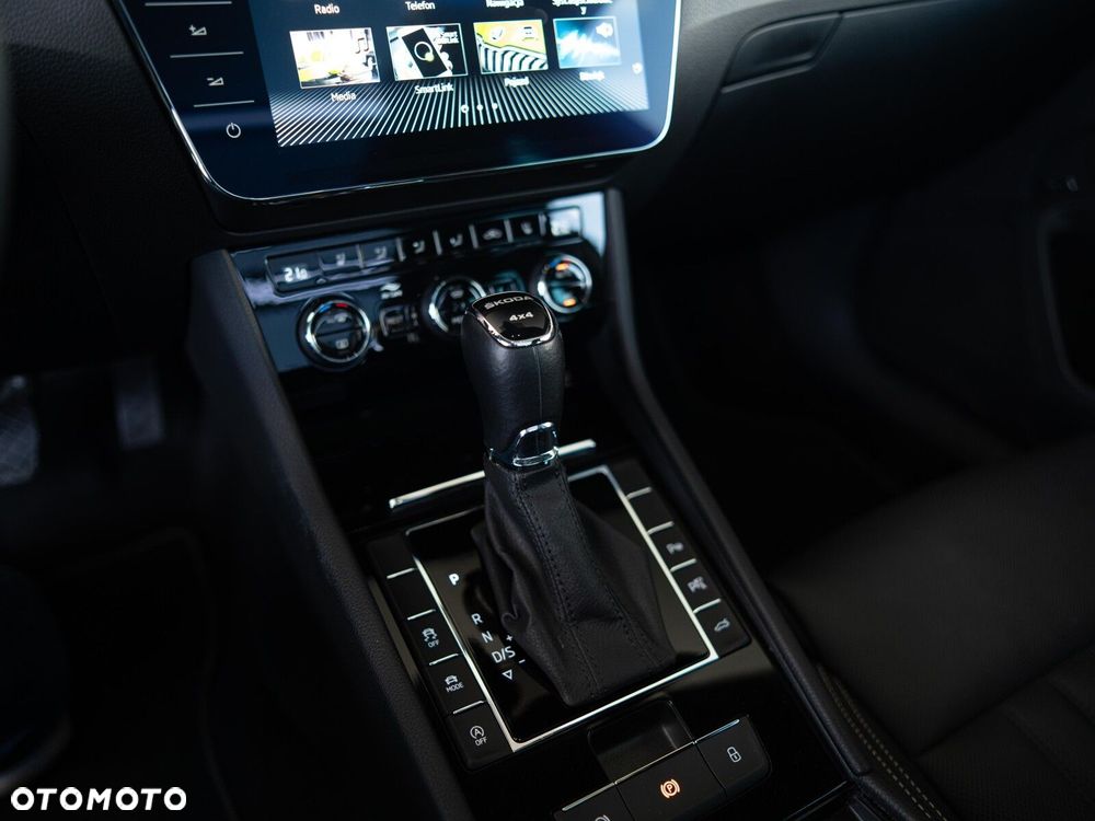 Skoda Superb 2.0 TDI SCR 4x4 L&K DSG - 29