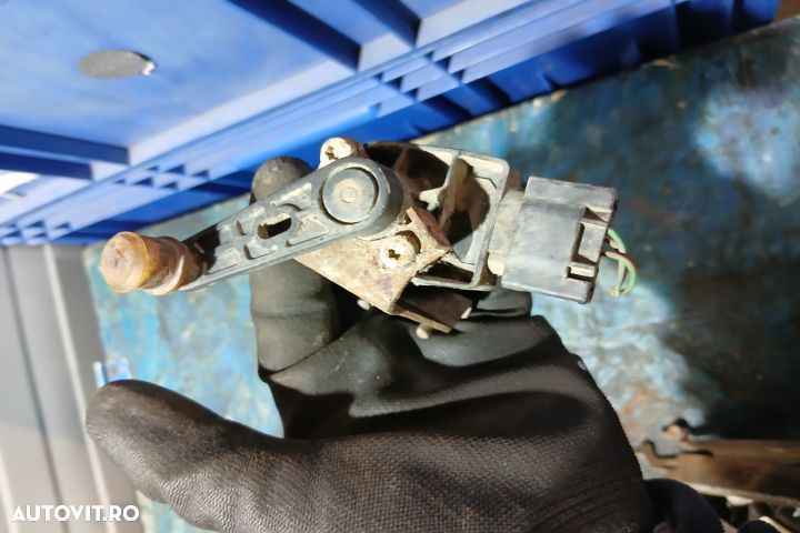 Senzor nivel xenon 8G9N-3C492-AA 8G9N-3C438-AA 8G9N-3C492-AA 8G9N-3C4 - 4