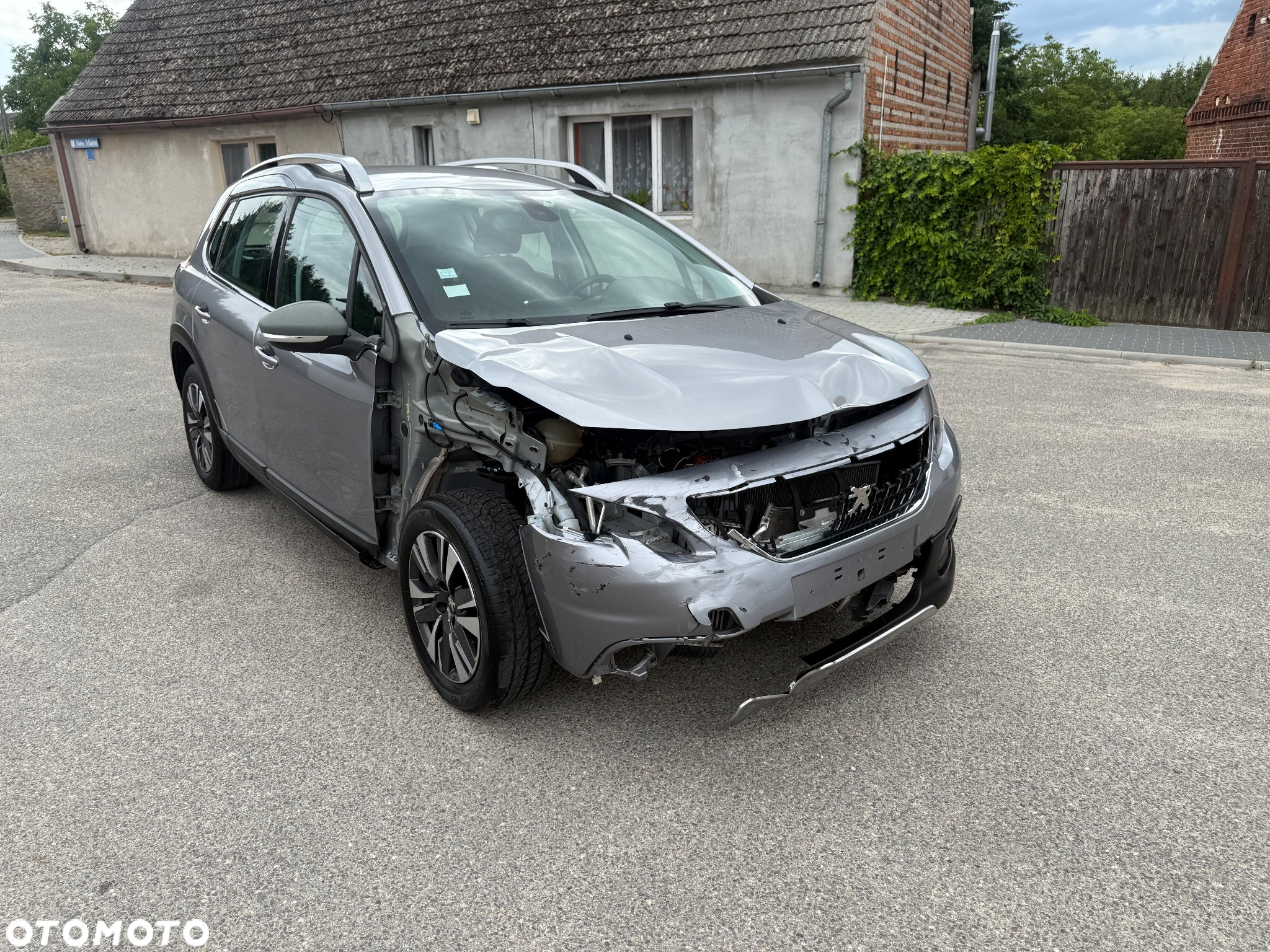Peugeot 2008 1.2 Pure Tech Active S&S EAT6 - 3