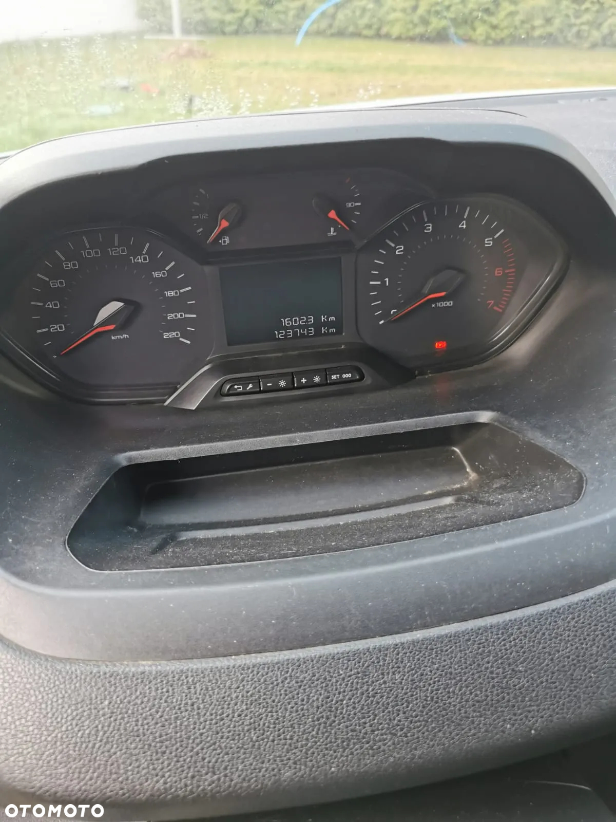 Peugeot Partner - 8