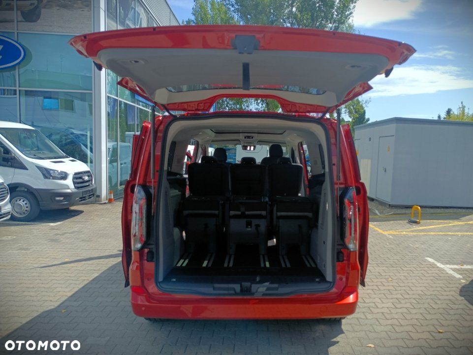 Ford Tourneo Custom - 9
