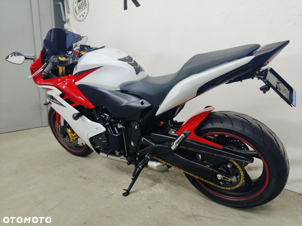 Honda CBR - 27