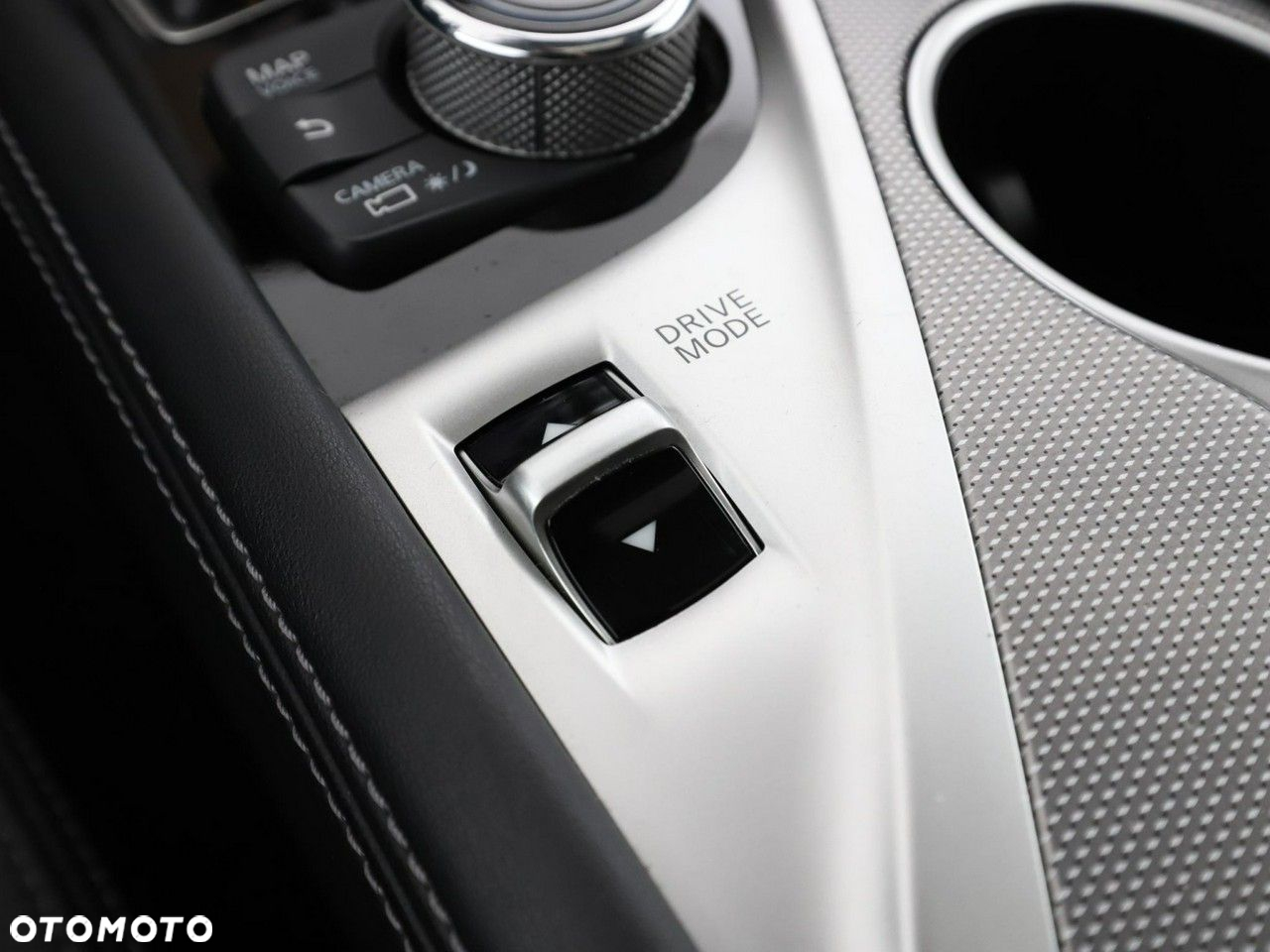 Infiniti Q50 - 32