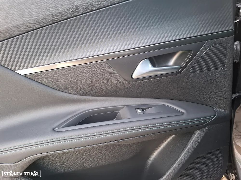Peugeot 3008 1.2 PureTech Allure Pack EAT8 - 32