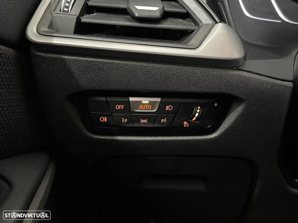 BMW 330 e Touring Pack M Auto - 19