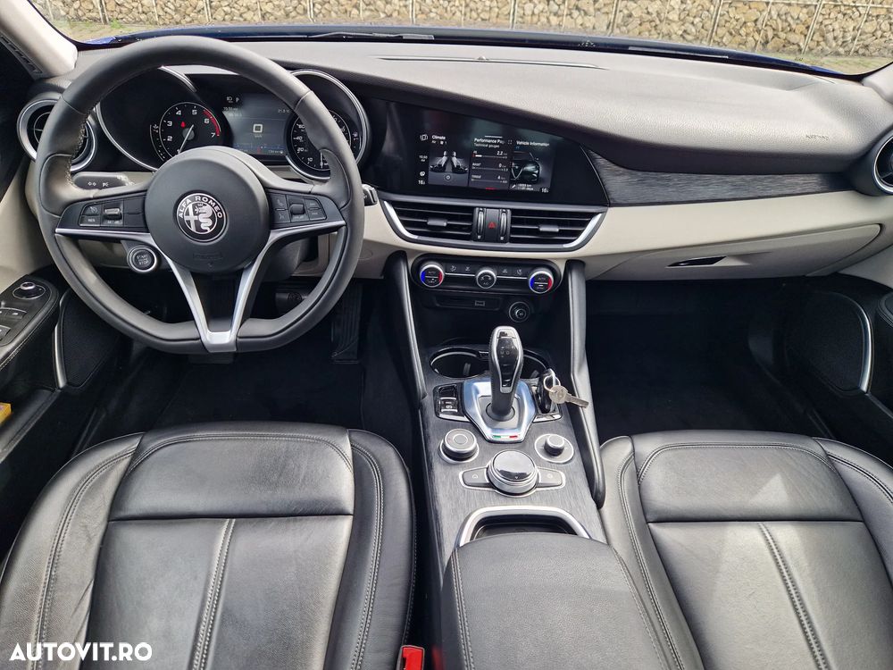Alfa Romeo Giulia 2.0 Turbo 16V AT8 Veloce Ti - 5