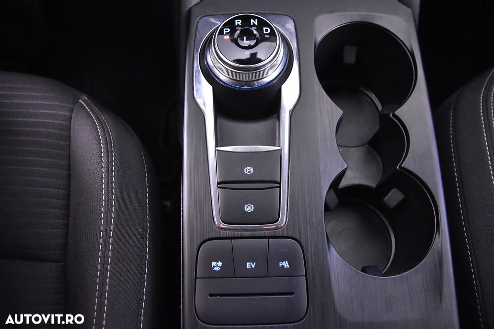 Ford Kuga - 17