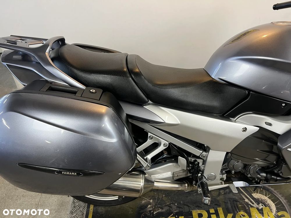 Yamaha FJR - 13