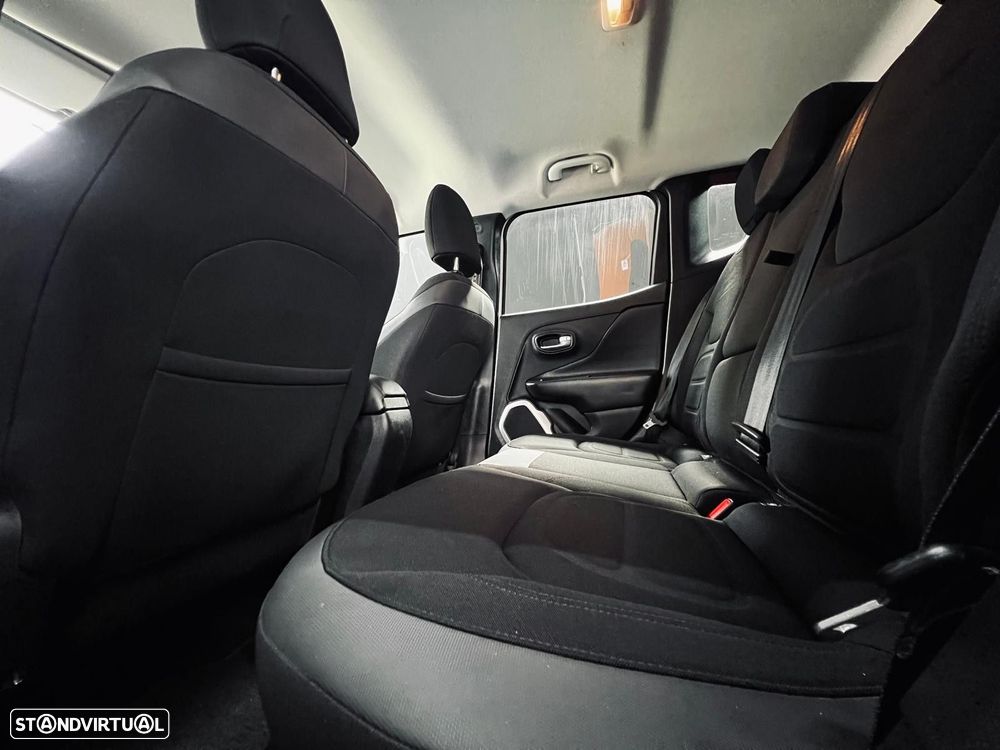 Jeep Renegade 1.6 MJD Limited - 36