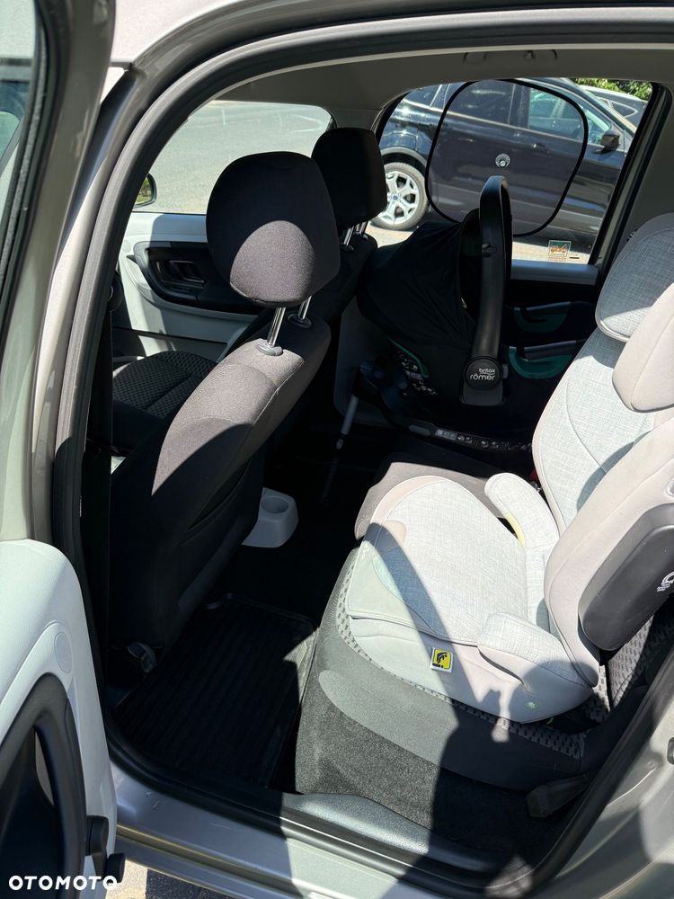 Skoda Roomster 1.4 16V Comfort - 12