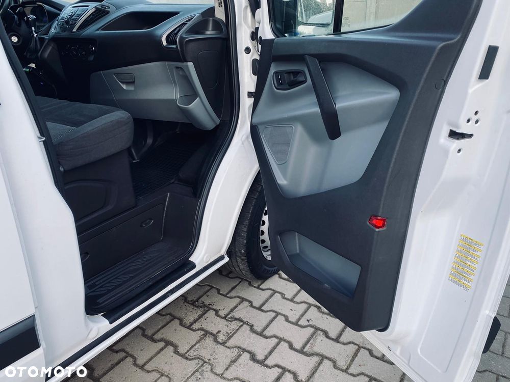 Ford TRANSIT CUSTOM - 16