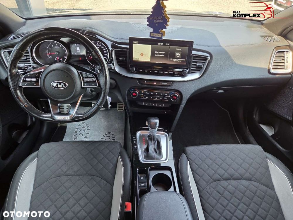 Kia ProCeed - 13