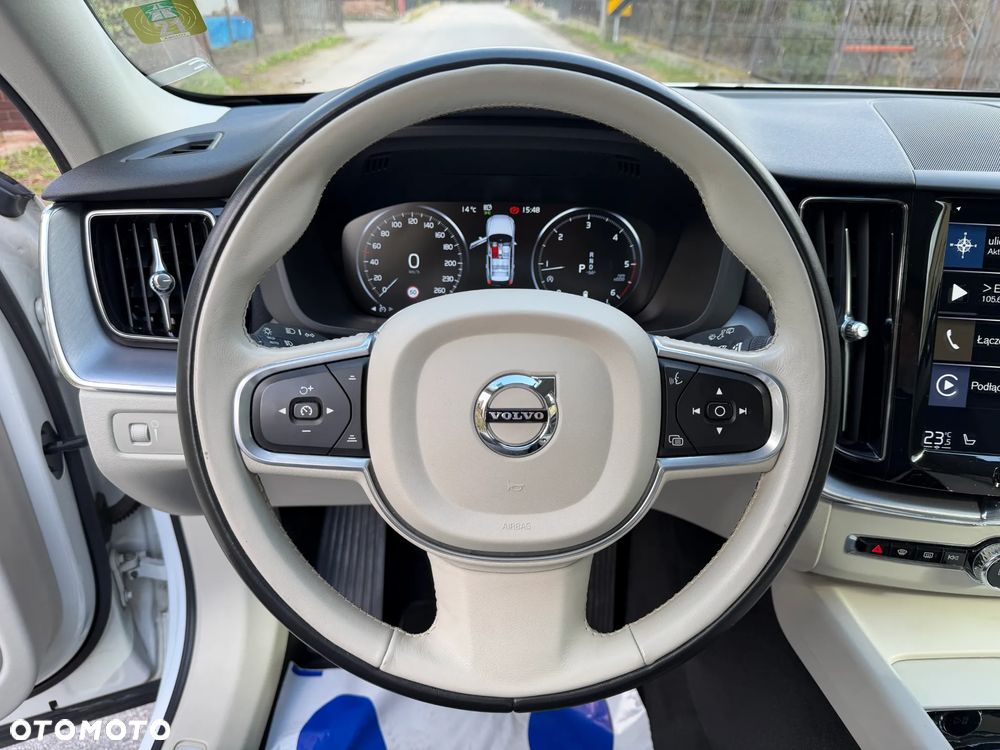 Volvo XC 60 B4 D AWD Momentum Pro - 26