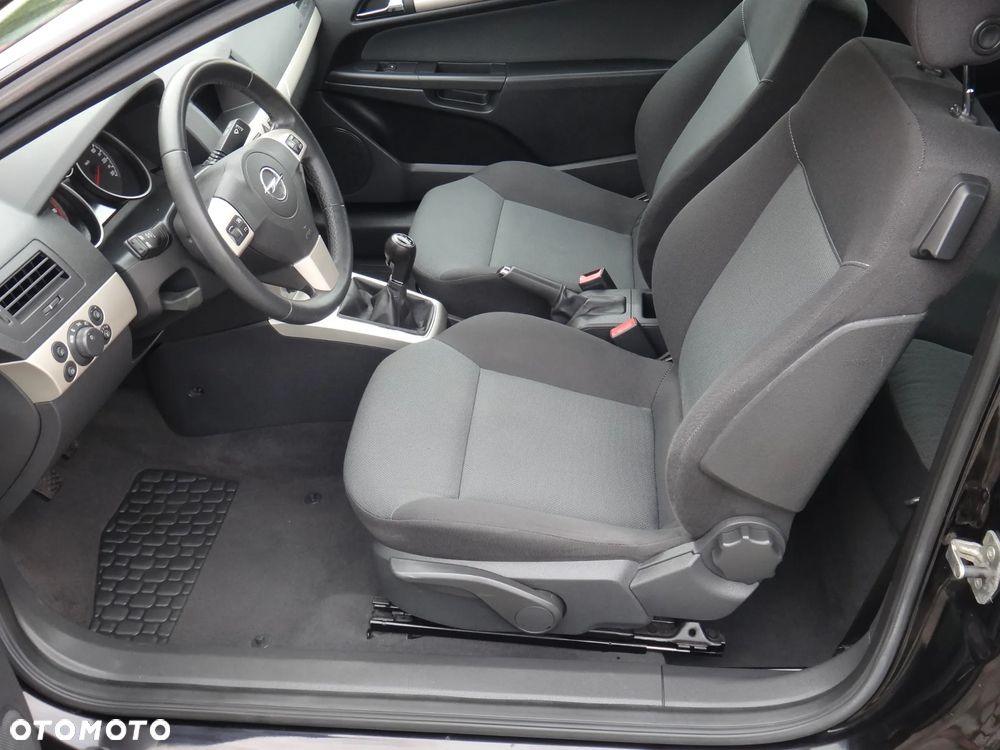 Opel Astra 1.6 NAVI - 25