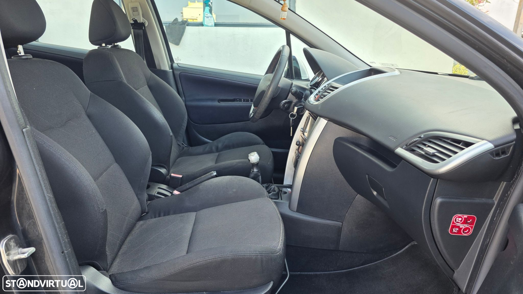 Peugeot 207 1.4 16V Sport - 12