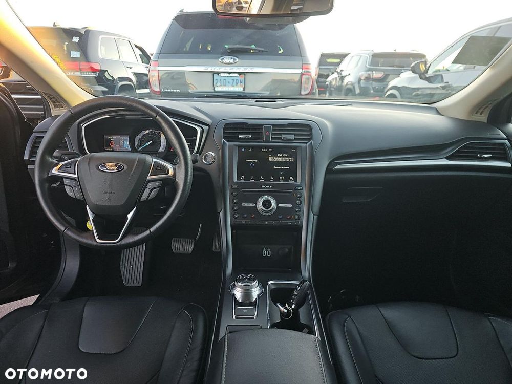 Ford Fusion - 10