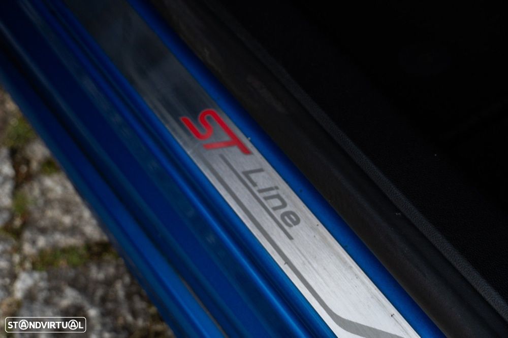 Ford Focus 1.0 EcoBoost MHEV ST-Line - 27