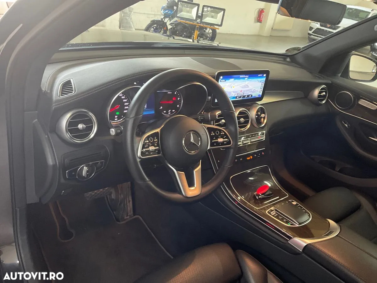 Mercedes-Benz GLC 300 d 4MATIC - 11
