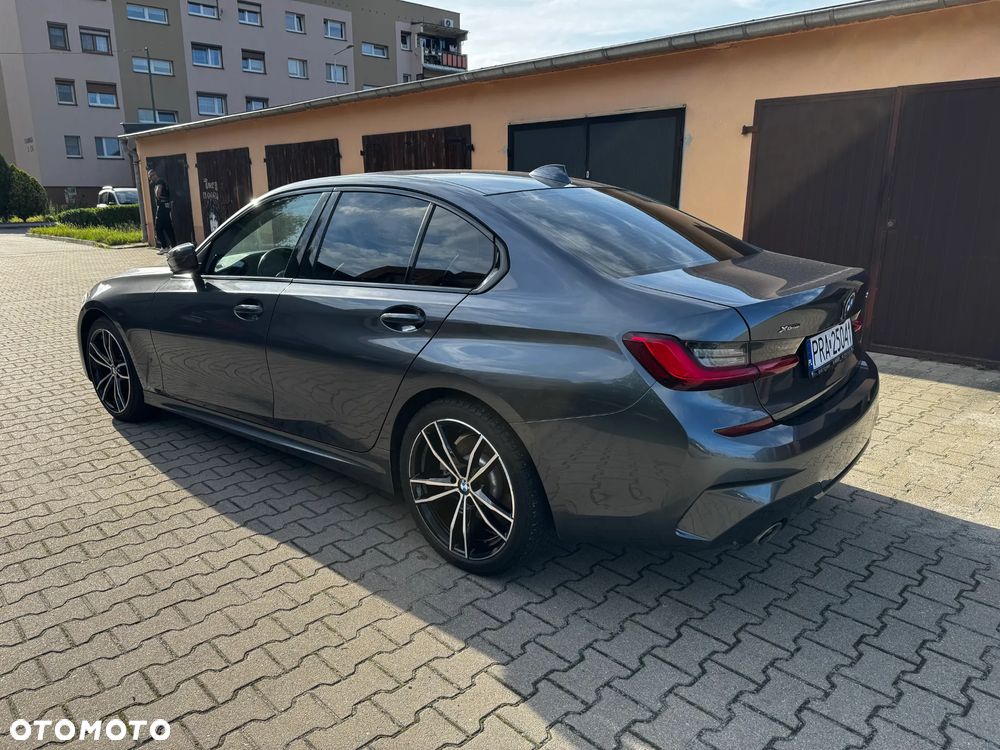 BMW Seria 3 330i xDrive M Sport - 5