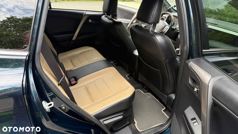 Toyota RAV4 Hybrid Premium 4x2 - 10