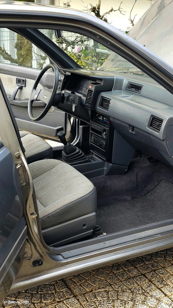 Nissan Sunny Sedan 1.3 SLX - 10