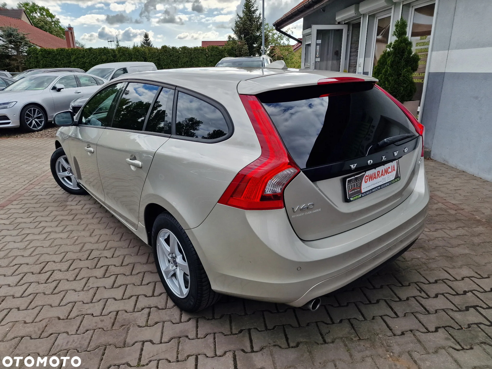 Volvo V60 D2 Geartronic Momentum - 8