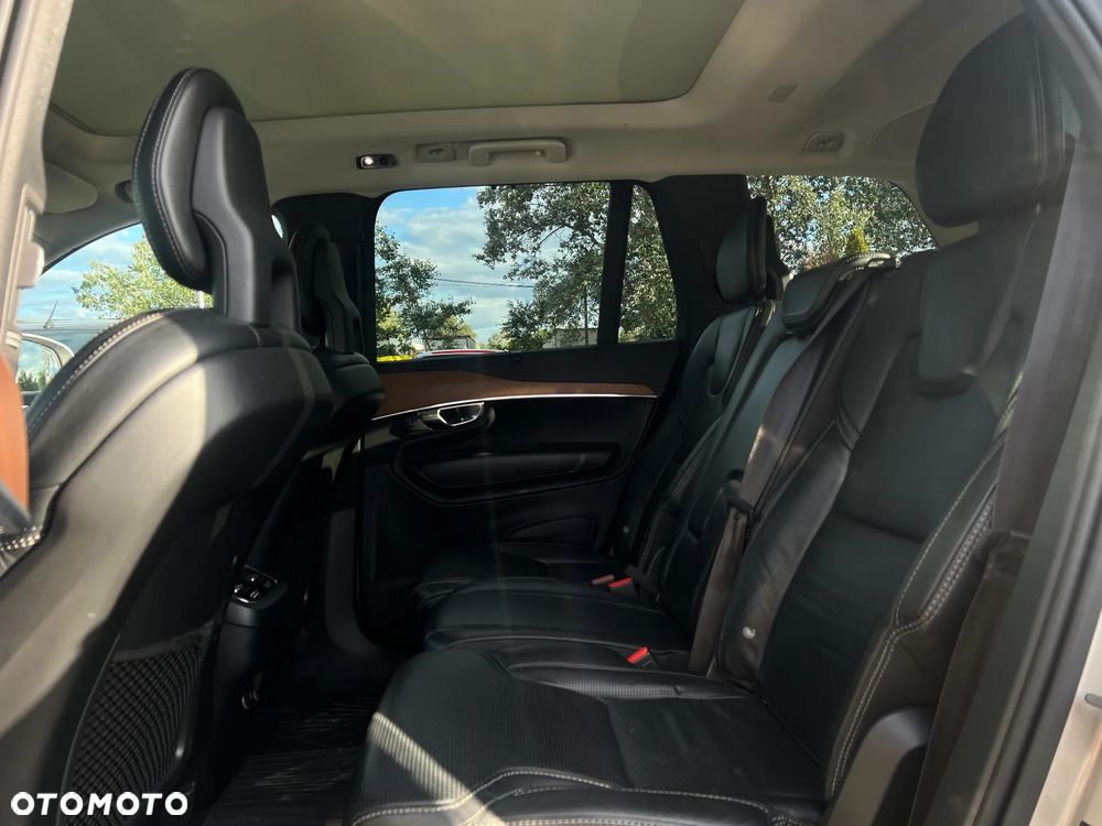 Volvo XC 90 - 25