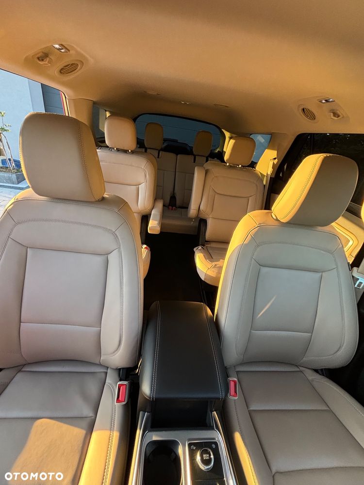 Ford Explorer - 24