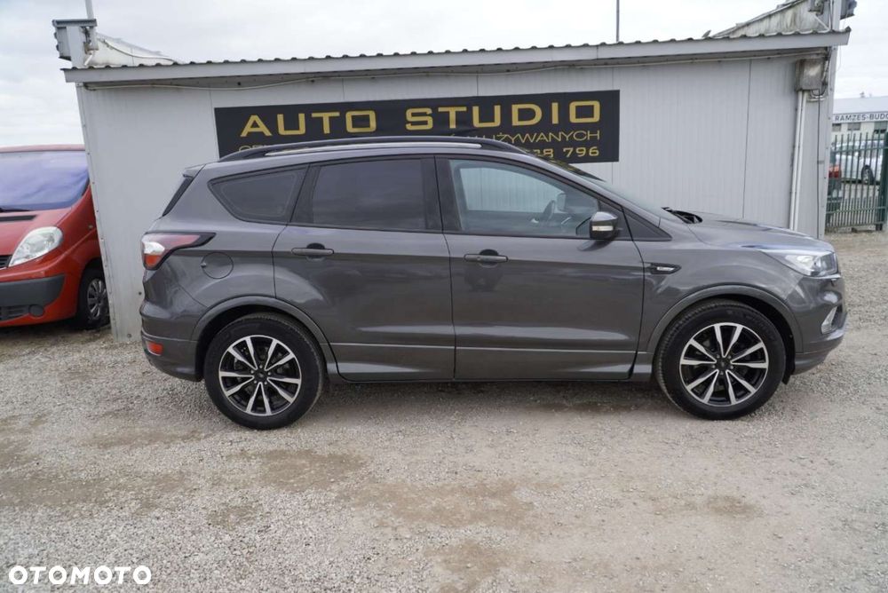 Ford Kuga 1.5 EcoBoost 2x4 ST-Line - 34