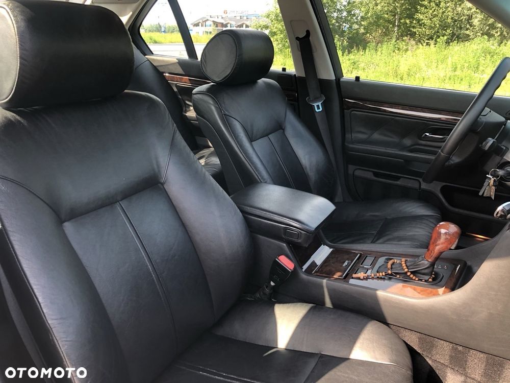 BMW Seria 7 740i - 13