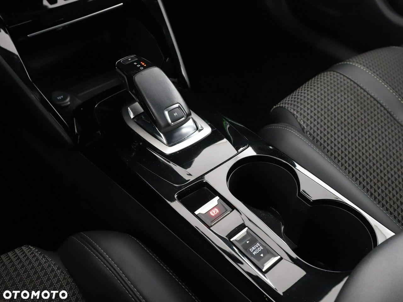 Peugeot 2008 PureTech 130 EAT8 Allure - 31