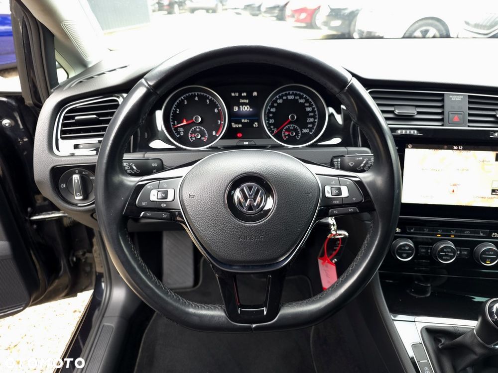Volkswagen Golf - 17