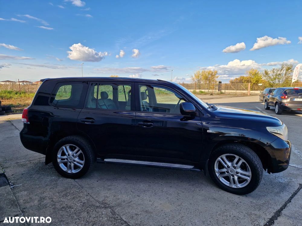 Toyota Land Cruiser V8 4.5 Aut Luxury - 3
