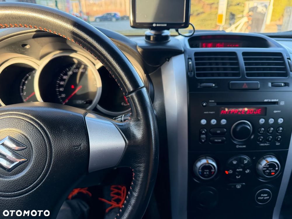 Suzuki Grand Vitara 1.6 De luxe - 14