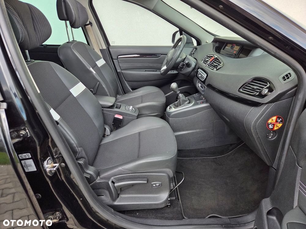 Renault Grand Scenic - 11