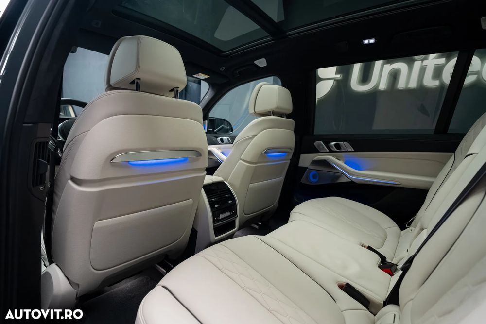 BMW X7 M60i xDrive AT MHEV - 34