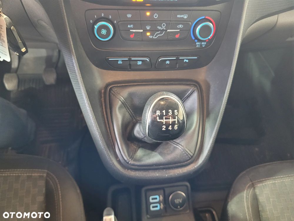 Ford Transit Connect - 15