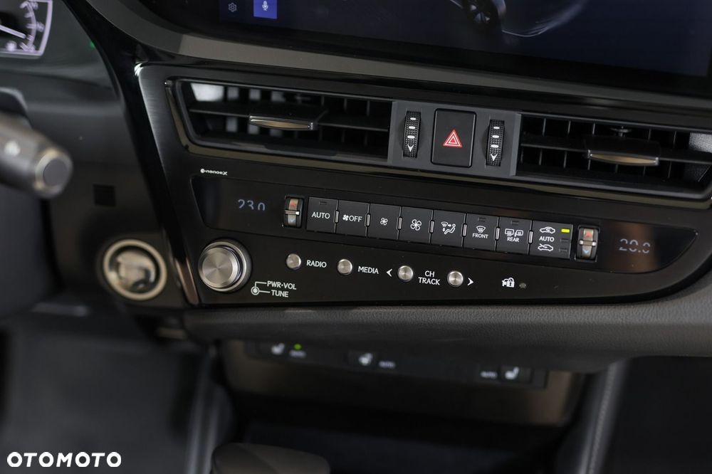 Lexus ES - 30