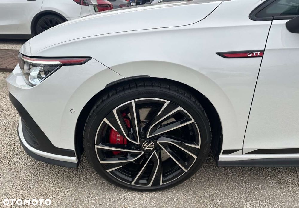 Volkswagen Golf - 11