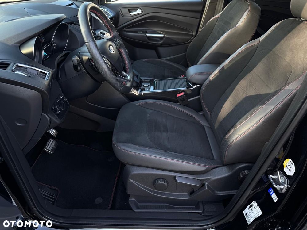 Ford Kuga 2.0 TDCi 4x4 ST-Line - 31