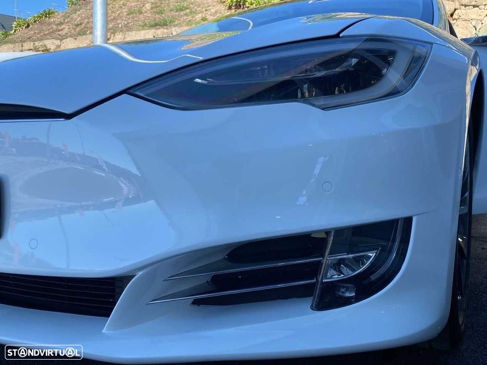 Tesla Model S - 22