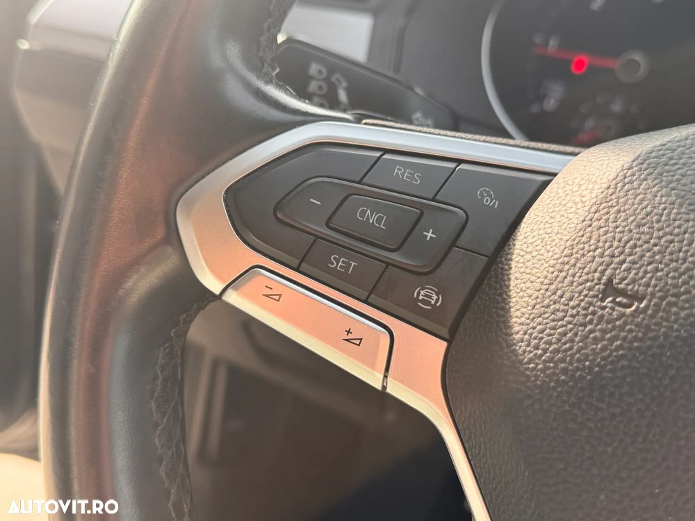 Volkswagen Passat - 11