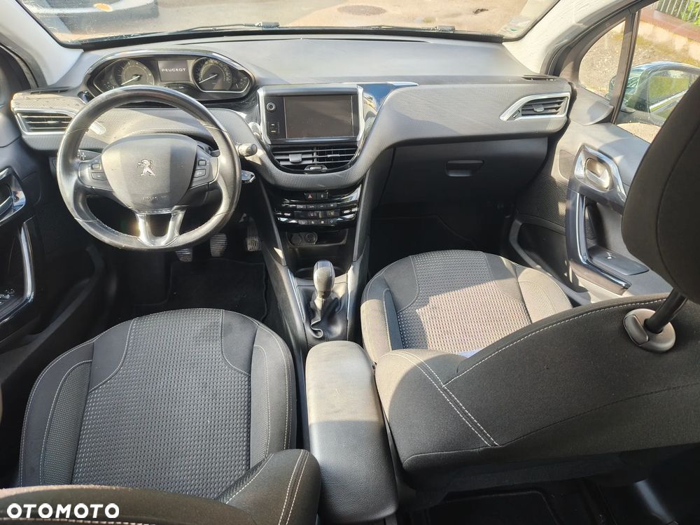 Peugeot 208 1.2 PureTech Allure - 19