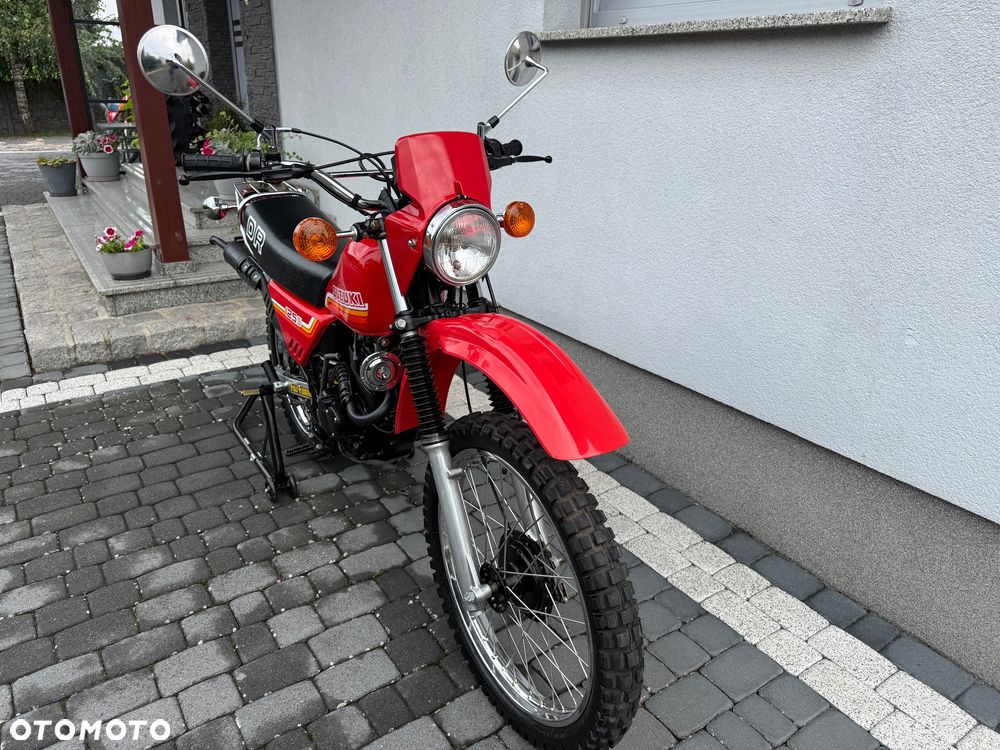 Suzuki DR - 6