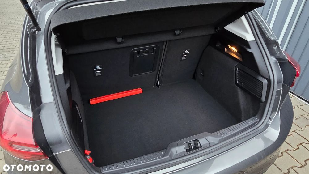 Ford Focus 1.0 EcoBoost Titanium X - 9