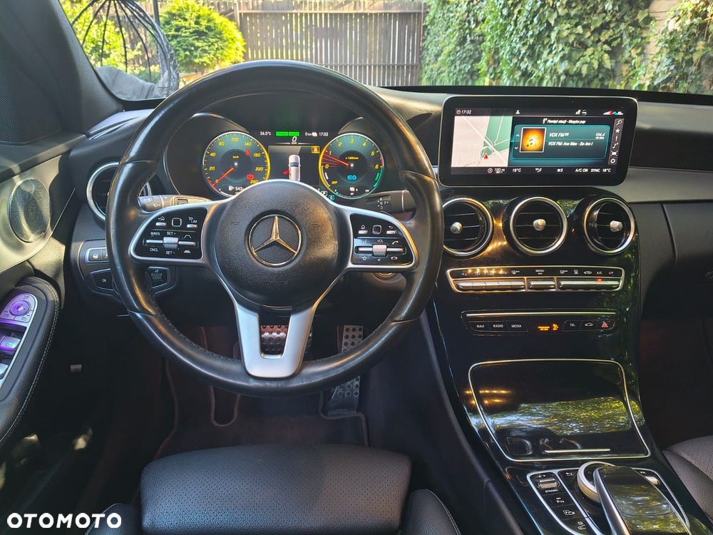 Mercedes-Benz Klasa C 300 d mHEV AMG - 9