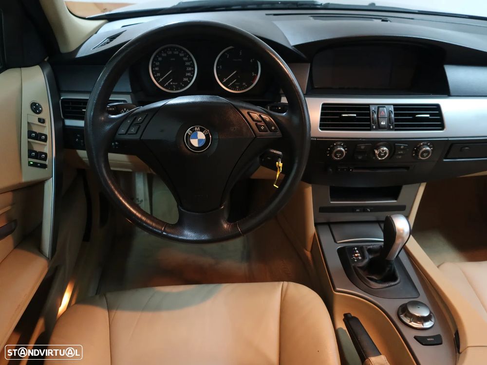 BMW 525 dA Touring - 16