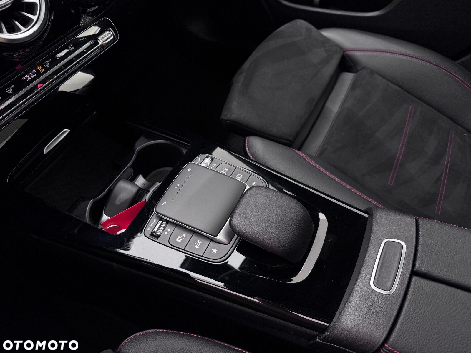 Mercedes-Benz CLA 200 d AMG Line 8G-DCT - 27